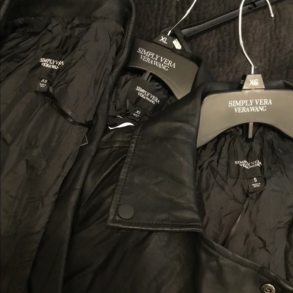 Simply Vera Wang Vest black NWT XS or Small - Picture 7 of 7